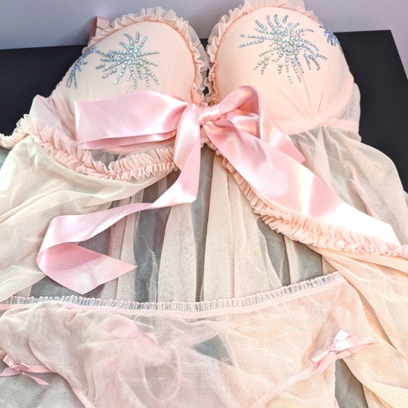 Victoria's Secret 34D Baby Doll Lingerie - Picture 2 of 4